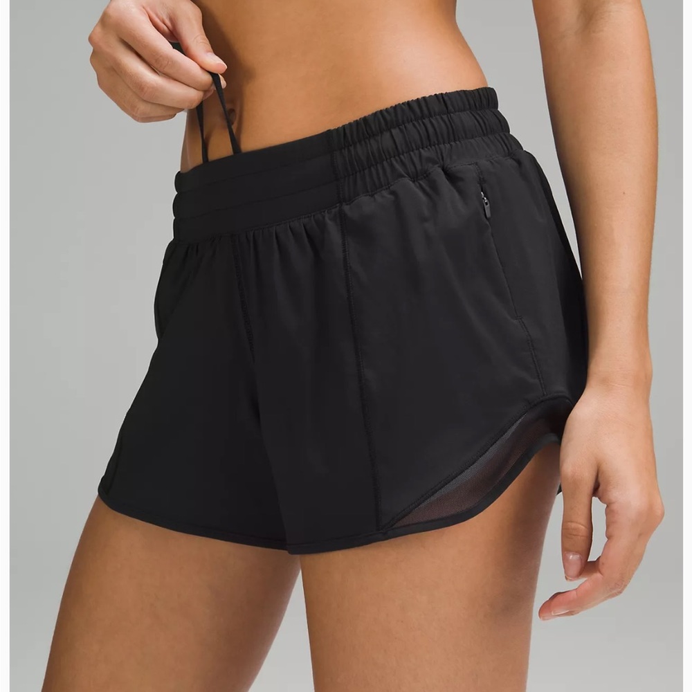 LULULEMON Hotty Hot Low-Rise Lined Short 4"